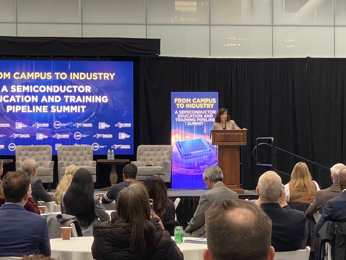 NYLovesNanotech's tweet photo. Thank you for supporting New York’s Semiconductor Education and Training Pipeline @GovKathyHochul @SUNY @NY__CREATES @EmpireStateDev #NYLovesNano https://t.co/dvshKVhPUa