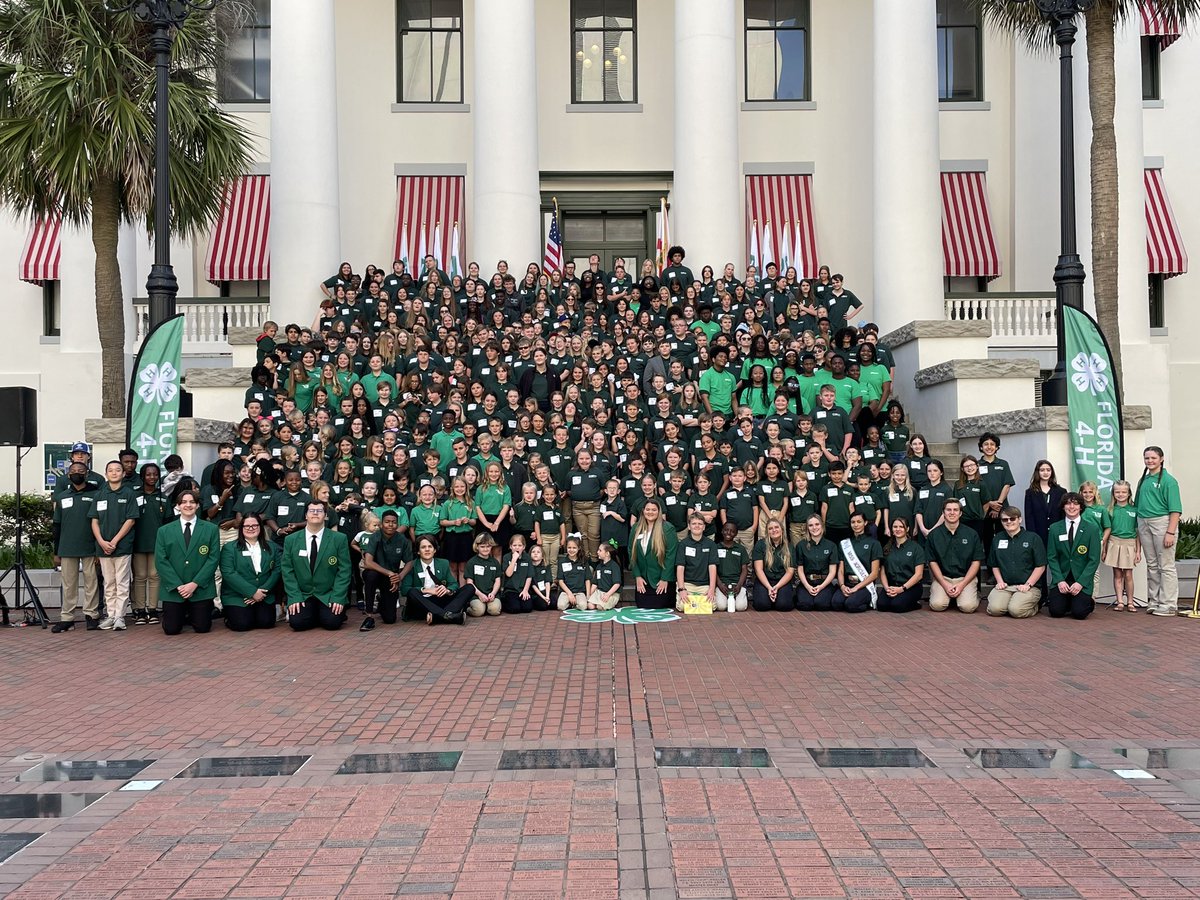 Such a beautiful morning in #Tallahassee #Florida! With over 1,000 youth, we’re so excited to paint the capitol #4HGREEN for #FL4HDATC!