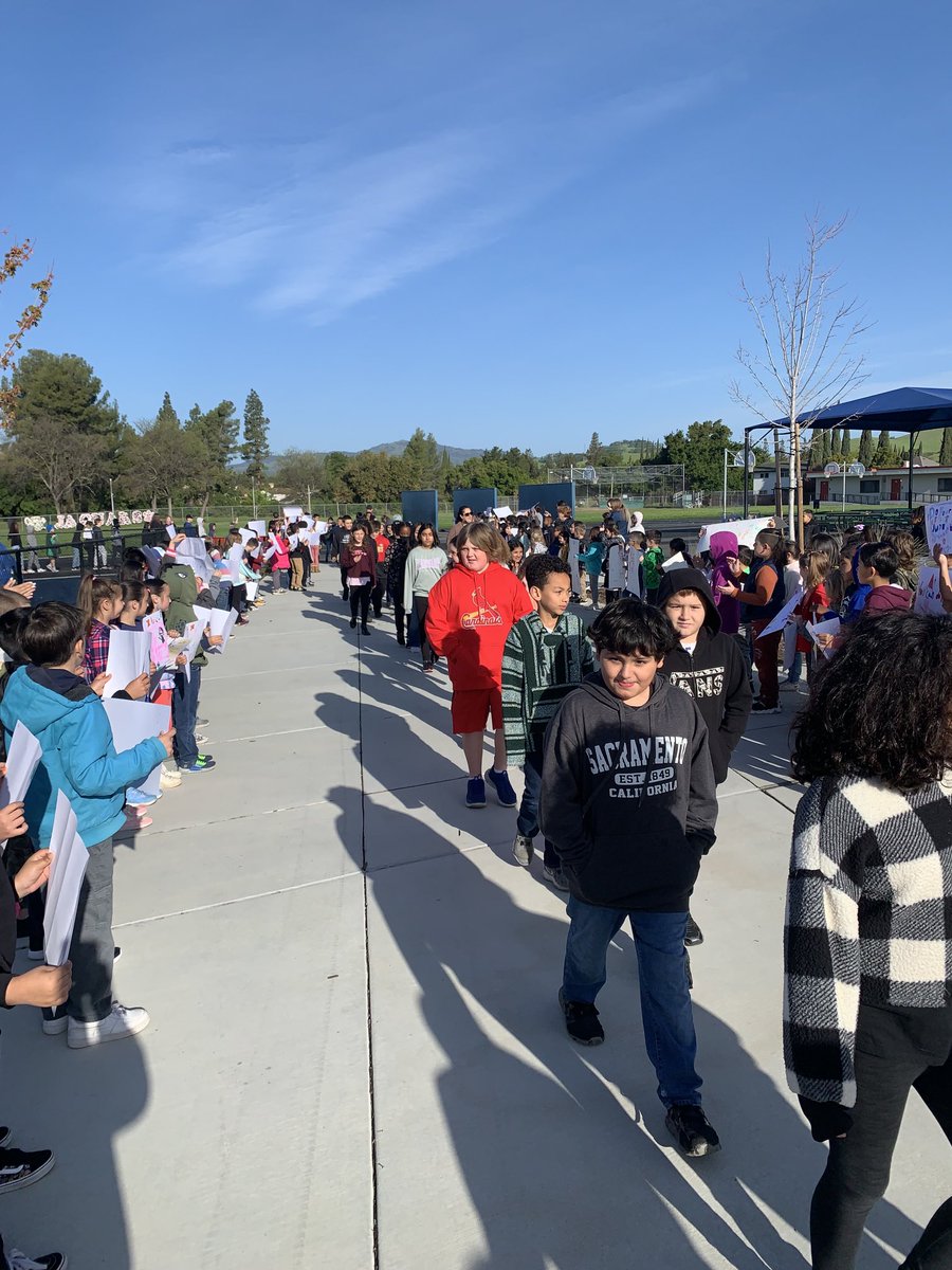 kijonesjags's tweet photo. Great energy @kijonesjags “CAASPP Parade” yesterday! Starting testing today! Jaguars got this! To meets the standard and beyond! #smartjags @FairfieldSuisun @kristanichols09 @mi_dillman @MsRodgers20 @MsCardoza @schultz87 https://t.co/qgWucaeYk8