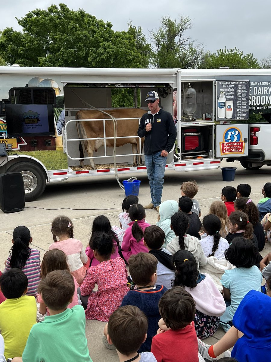 FahrneysFriends's tweet photo. Thank you to @SouthwestDairy for teaching us about dairy cows today. @McSpeddenES https://t.co/lpJA7spoOi
