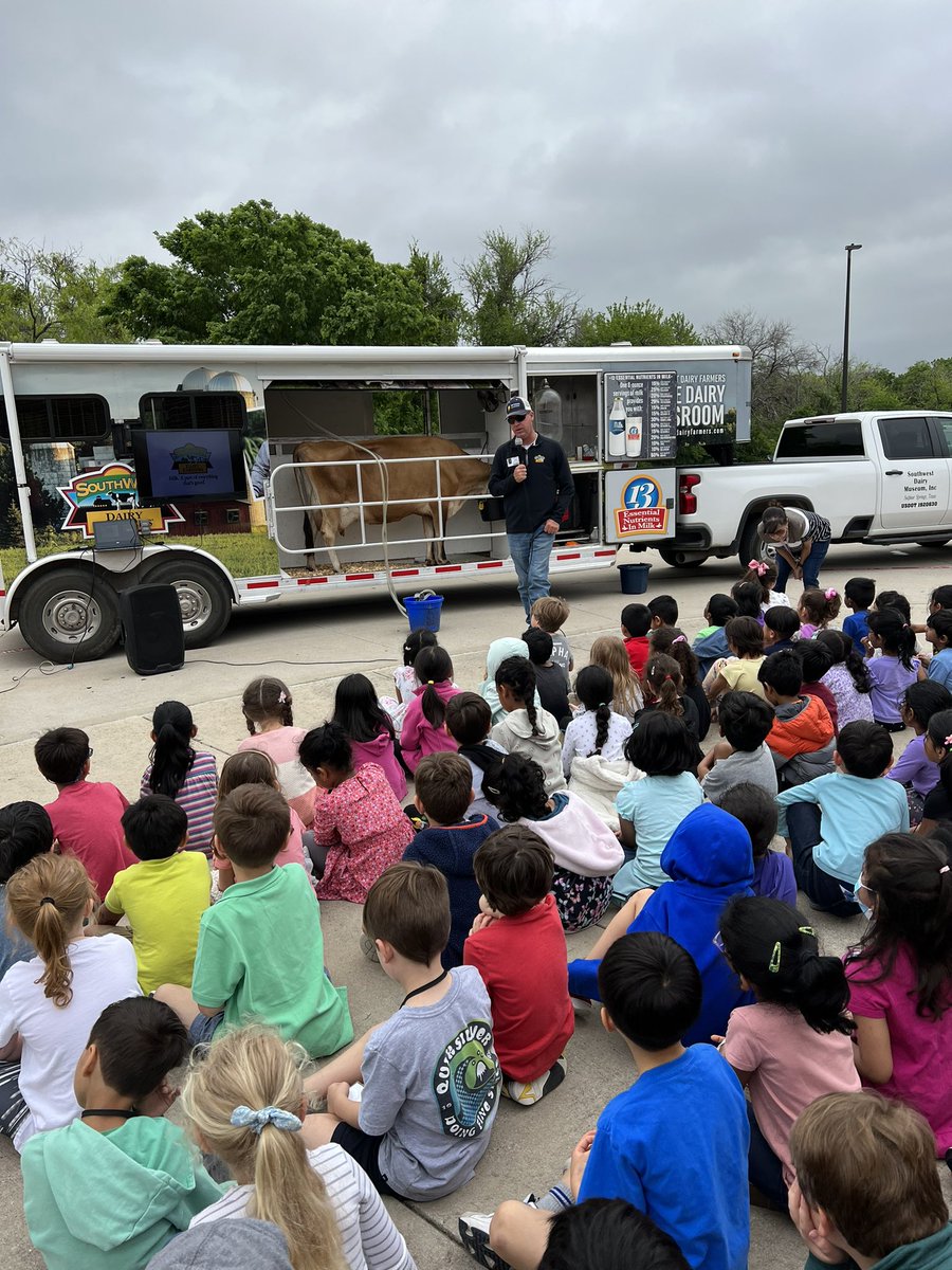 FahrneysFriends's tweet photo. Thank you to @SouthwestDairy for teaching us about dairy cows today. @McSpeddenES https://t.co/lpJA7spoOi