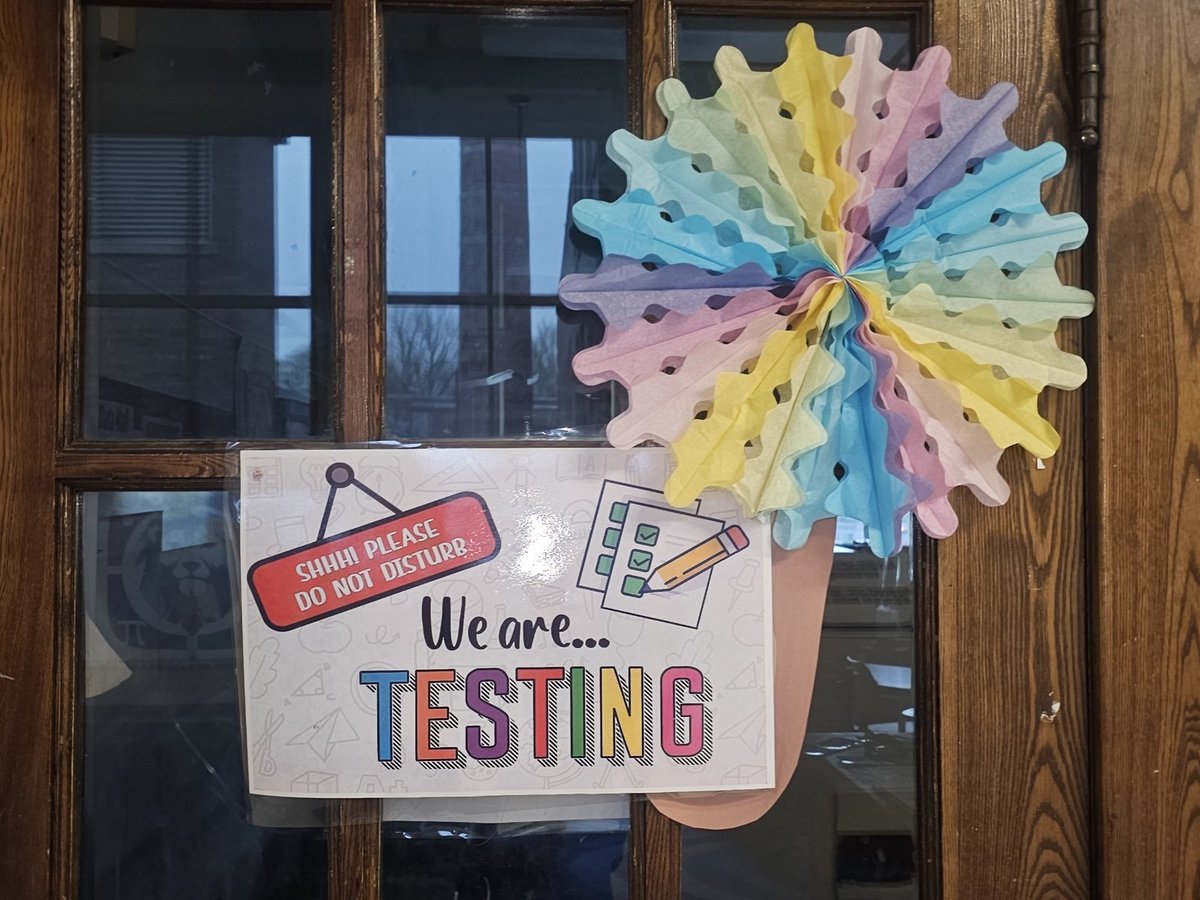 STEMatBlodgett's tweet photo. Syracuse STEM is gearing up for student success during the NY State ELA test. Go students!! You can do it!! #GoSTEMLions #SCSDSuccess @STEMatBlodgett @SyracuseSchools https://t.co/CaaF8l0yVp