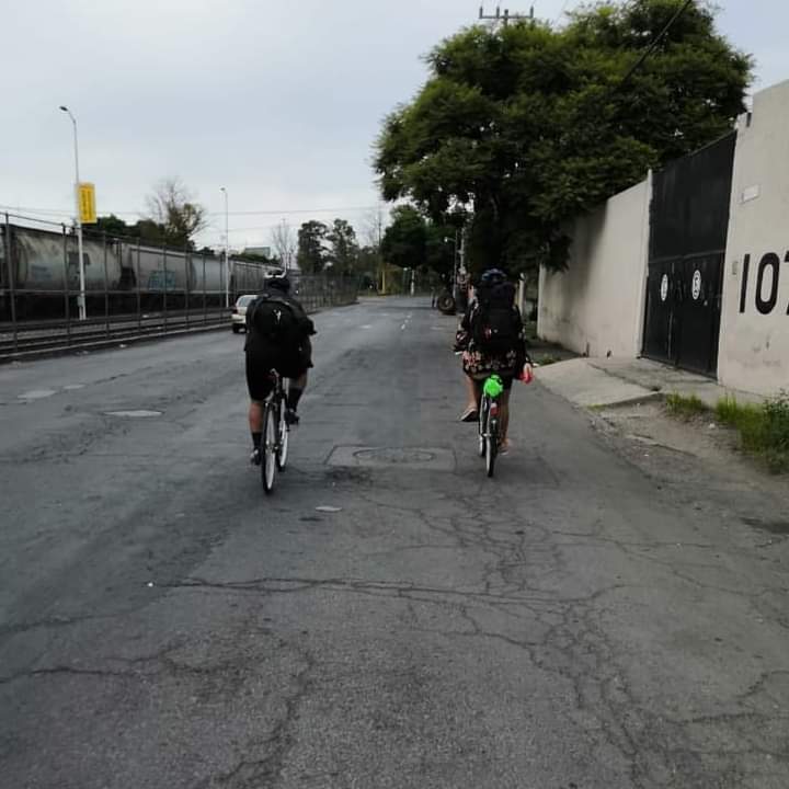 Astraxolotlgirl's tweet photo. Hoy #DiaMundialDeLaBicicleta #DiadelaBicicleta #bicicleta #velo #bicikloj #ровары #rothar #polkupyöriä #Fahrräder #자전거 #ποδήλατα #自行車 #Veloen #バイク #Fietsen
Lo celebramos yo , @ratondeciudadmx y @tanadeltopo vivan las bicis del mundo ! https://t.co/1tNBgtZB5o
