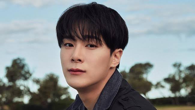 BTOBSupports's tweet photo. [NOT BTOB RELATED]
TW//DEATH

We heard a sad news today

We are sending our condolences to his family, friends and fans (Aroha)
May you rest in peace and in love, Moonbin.

Your smile, voice and how talented you are always be remembered https://t.co/kDcbk76HEm
