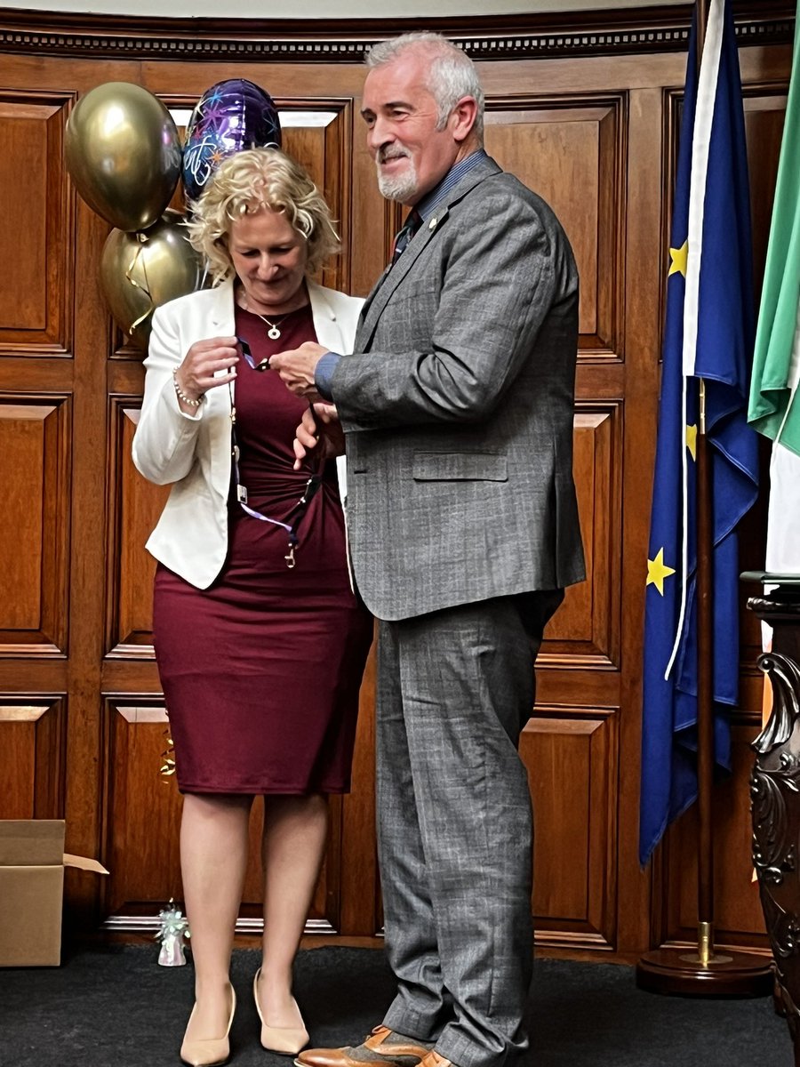 Professor Mark White tweet media