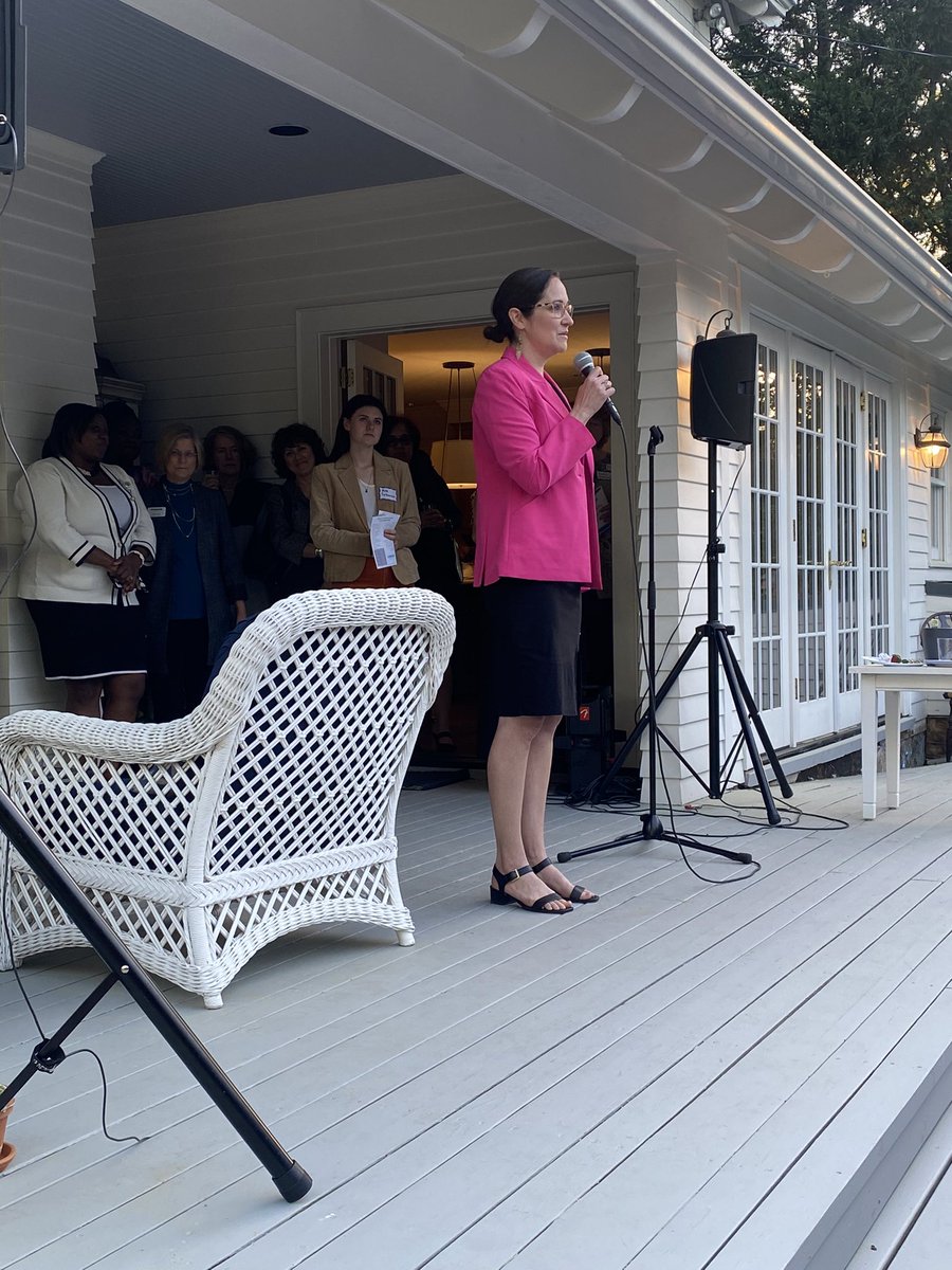 I had a great time at last night’s event for @EmergeMaryland and was so impressed after hearing @CEFitzwater speak! Her commitment to public service is inspiring.