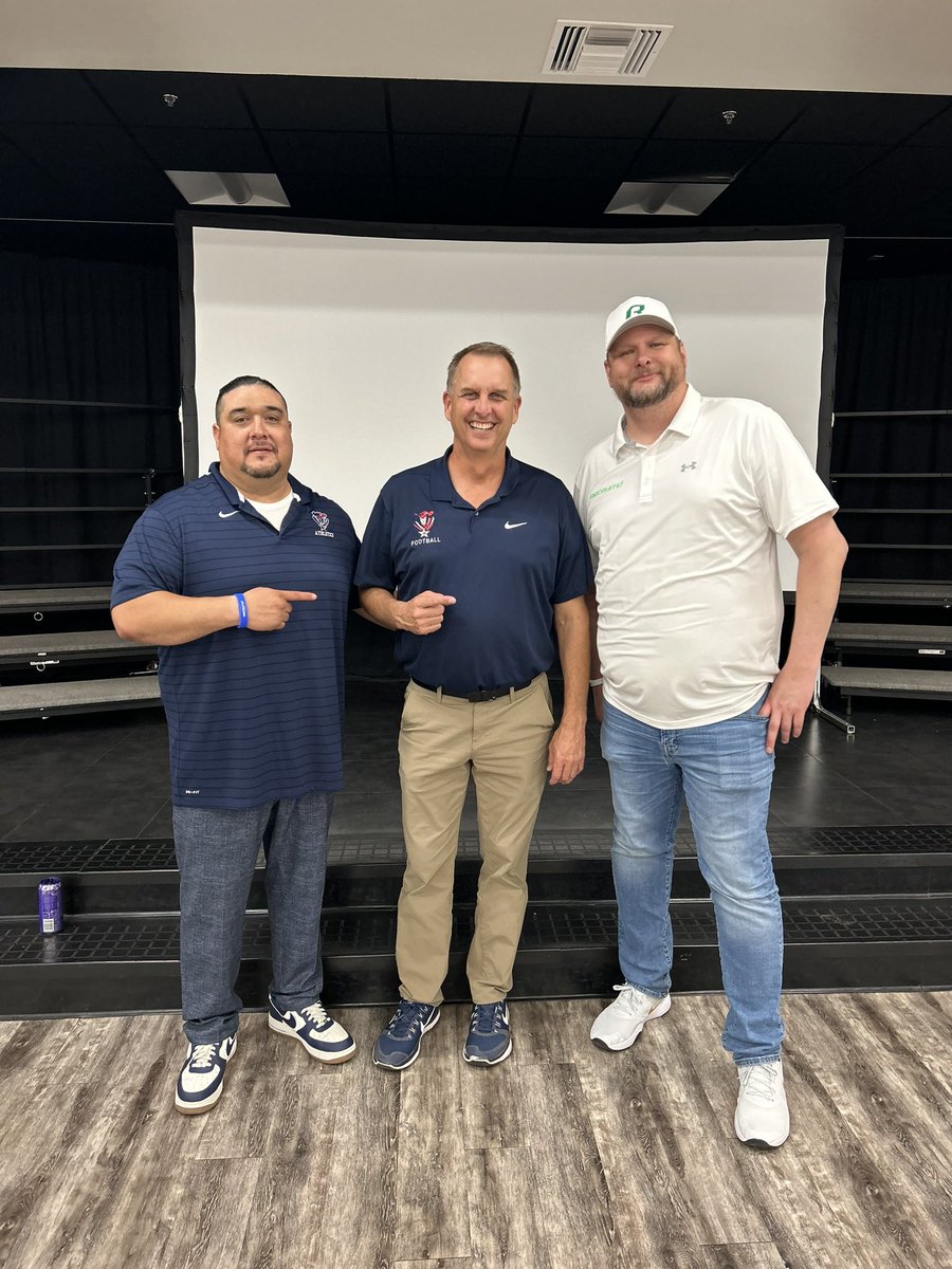 We want to thank our partner <a href="/_RECRUITid/">RECRUITid</a> for their presentation last night! They provided our parents and student athletes with great information that will help them as they go through the recruiting process. We are excited to have them as a resource for our program🤝<a href="/JUSTCHILLY/">Just Chilly</a>