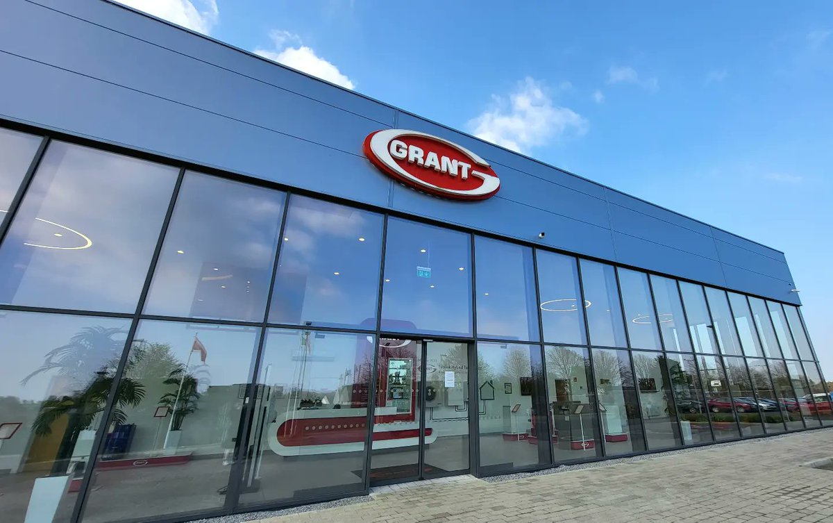 MyGrantFR's tweet photo. Cette semaine, l'équipe Grant France est en Irlande pour échanger sur les projets en cours !

💻 https://t.co/JmVeDkkhXz

#developpement #communication #projets #livraison #chauffage #solution #energie #renouvelable #Engineering #France #entreprise #technique #marketing https://t.co/v1tgNgujZg