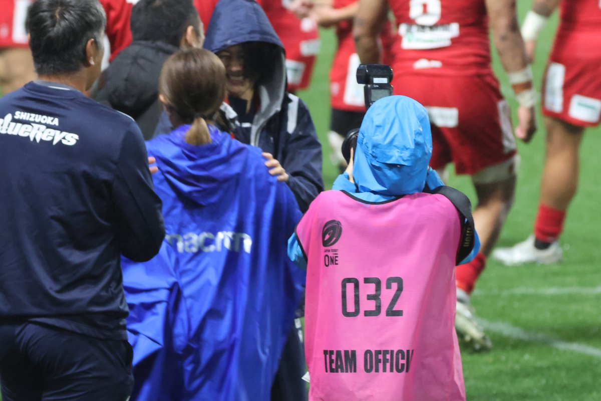 bunzokin's tweet photo. 【JAPAN RUGBY LEAGUE ONE2022-23第15節】2023/4/15 埼玉WKv静岡BR 試合後
お仕事中のたにもと @youlyt0724 さん
#静岡ブルーレヴズ
#teamofficial https://t.co/cwRYjNITmK