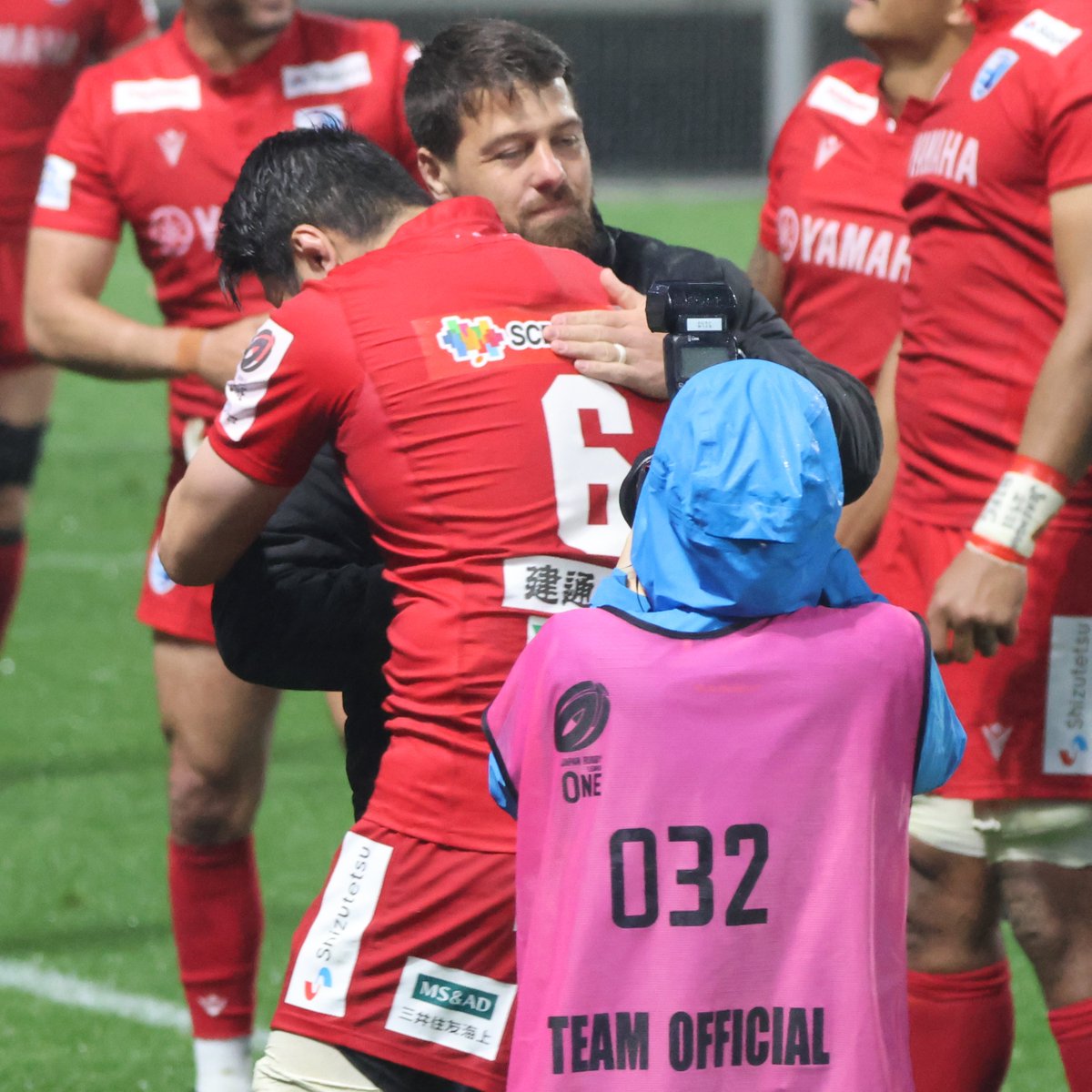 bunzokin's tweet photo. 【JAPAN RUGBY LEAGUE ONE2022-23第15節】2023/4/15 埼玉WKv静岡BR 試合後
お仕事中のたにもと @youlyt0724 さん
#静岡ブルーレヴズ
#teamofficial https://t.co/cwRYjNITmK