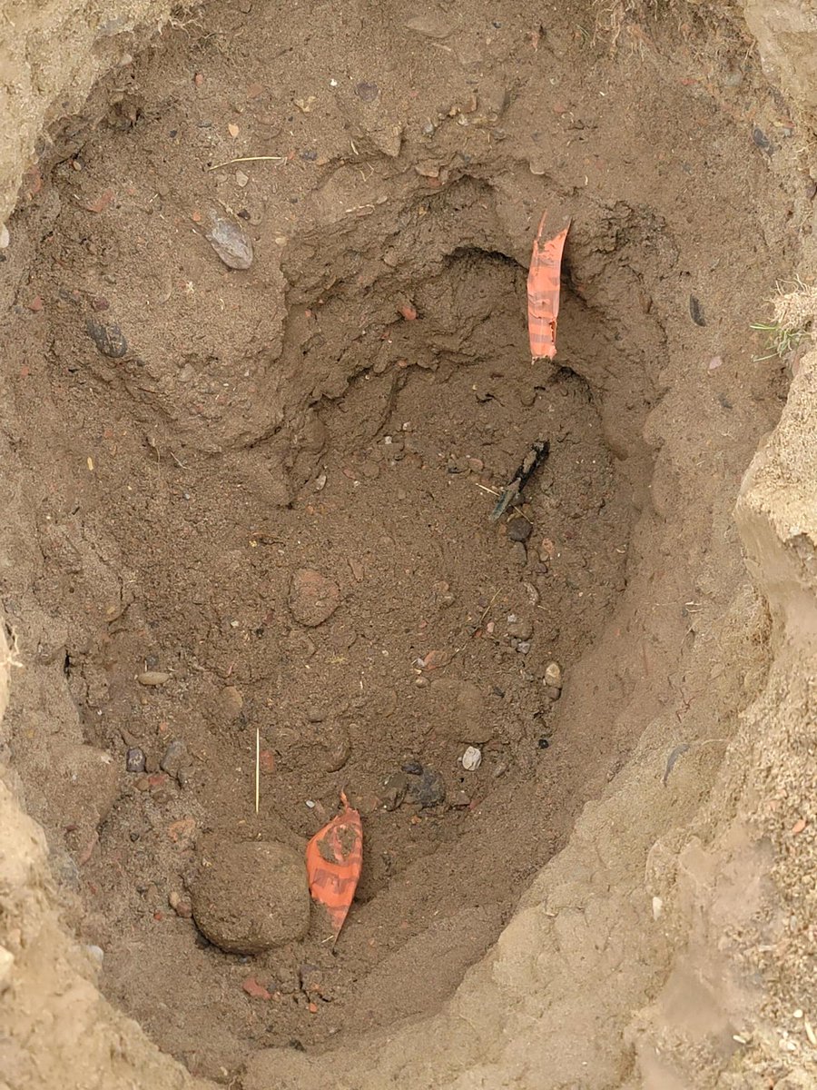 midriverscomm's tweet photo. ๐ฃWe want to recognize our techs who were out after dark repairing a fiber cut. A large fiber on a main route was cut clean through, but thanks to our self-healing redundant ring, most customers didn't even notice! PLEASE call 811 before you dig!๐ฒโ๏ธ #811 #mt811 #callbeforeyoudig https://t.co/HZMtZFfZwI