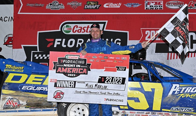 RacingProMedia's tweet photo. The Longhorn Chassis driver from Winfield, Tennessee earned $23,023 for the win at Eldora
#MikeMarlar #TimMcCreadie #TannerEnglish #EldoraSpeedway #Dirt #LateModel #Racing #Winner #Ohio #Castrol #FloRacing #NightInAmerica #LonghornChassis #HudsonOneal
https://t.co/KE2FMZy6Kq https://t.co/d1LQFFDQtR