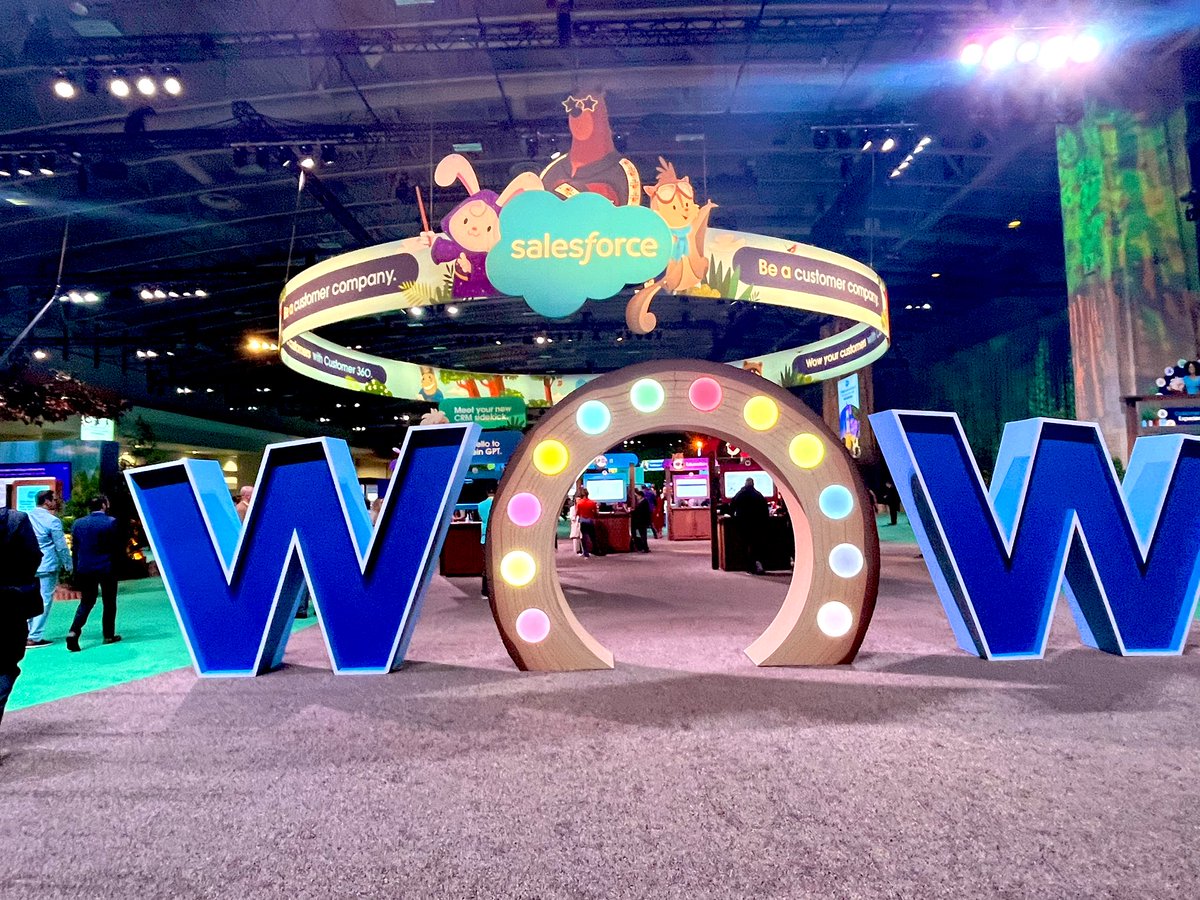 carissamgaine's tweet photo. Energizing @salesforce #SalesforceWorldTour keynote this morning in Washington, DC. #Tableau  and #Einstein are making magic with #data #datacloud #AI for #customerexperience #growth #innovation . @parkerharris @AhyoungAn @jonrmoore1 https://t.co/lfH10kRFDL
