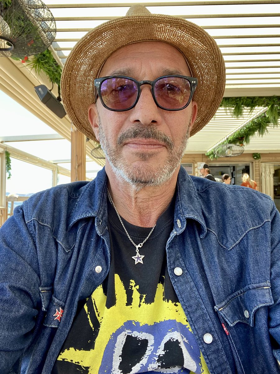 BAPF61's tweet photo. #wednesday #loaded #screamadelica @ScreamOfficial #andyweatherall ⚡️♥️🌹⚡️ Loaded (Andy Weatherall Mix)
Just what is it that you want to do? Well, we wanna be free, we wanna be free to do what we wanna do, and we wanna get loaded, and we wanna have a good time, and that's what🎈 https://t.co/PpbQVrmJxW