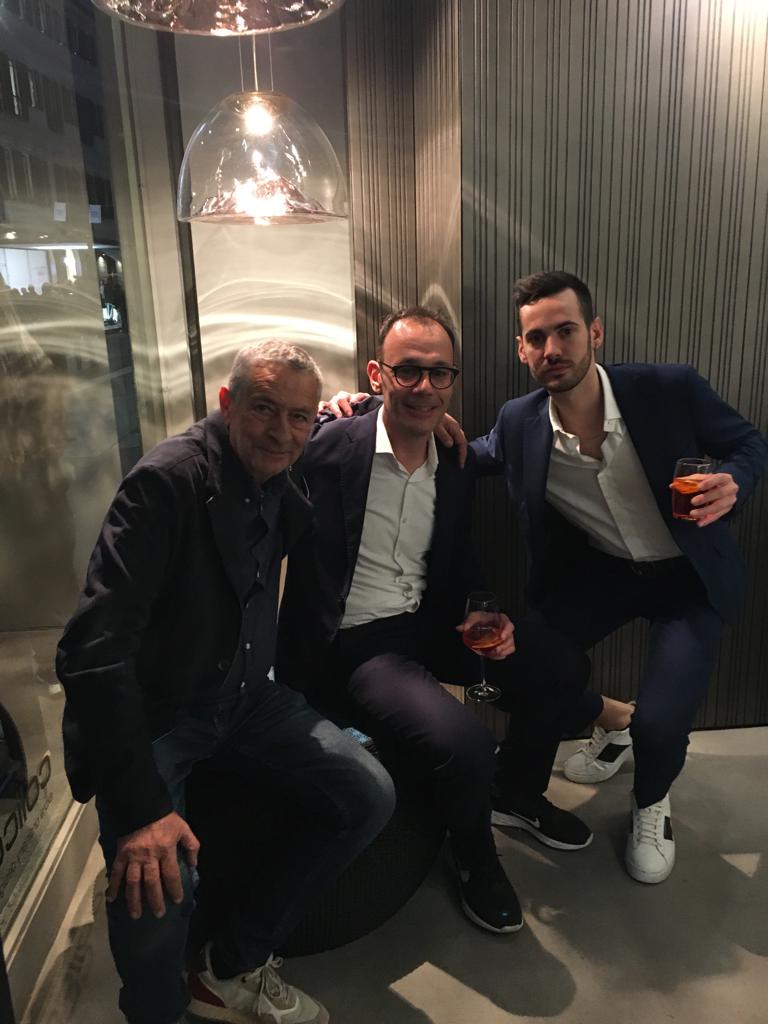 madeamanoitaly's tweet photo. Last night in our showroom with our partners. @iSaloniofficial @fuorisalone
"COOKING BERTAZZONI" event @Bertazzoni_ita SalonedelMobile Milano
#madeamano #salonedelmobile2023 #fuorisalone #milanodesignweek2023 #milano #milan #interiordesign #bertazzoni #ellidesign https://t.co/u9Swsfb6aU