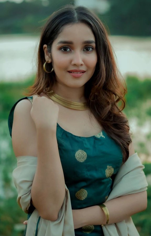 FuFb3ObXwAAIPnK?format=jpg&name=900x900