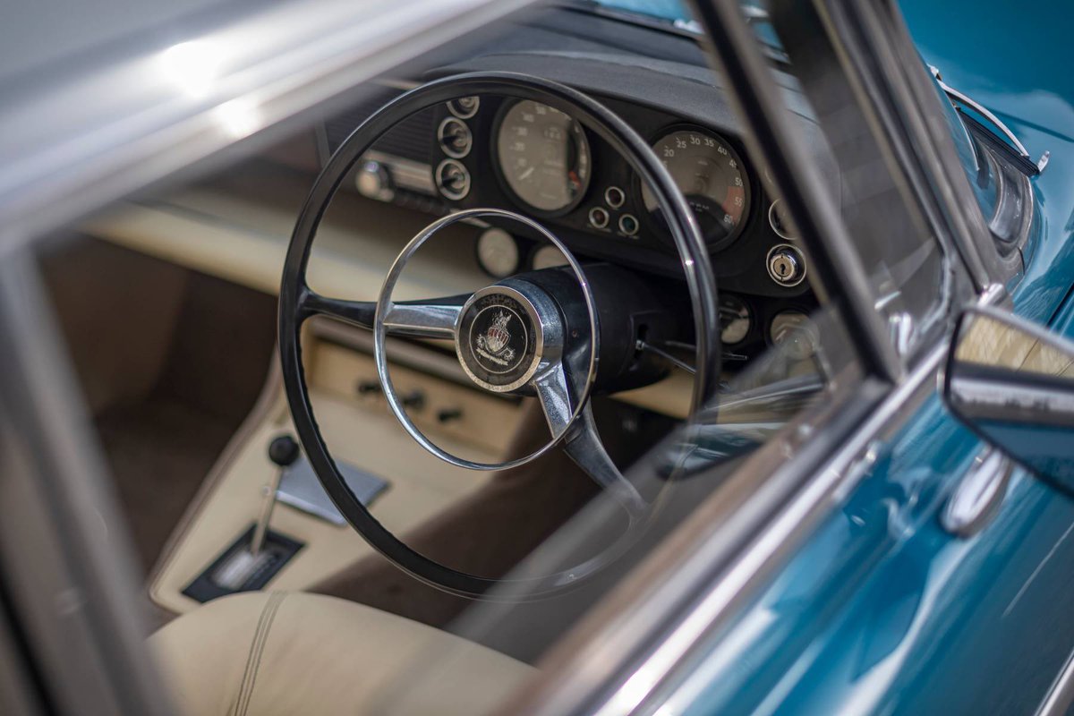 _THE_MARKET_'s tweet photo. Now LIVE at auction - a previously restored 1968 ROVER P5B COUPE finished in Zircon Blue 🇬🇧 https://t.co/ZG0JAofw3B https://t.co/FpXjaEum5e
