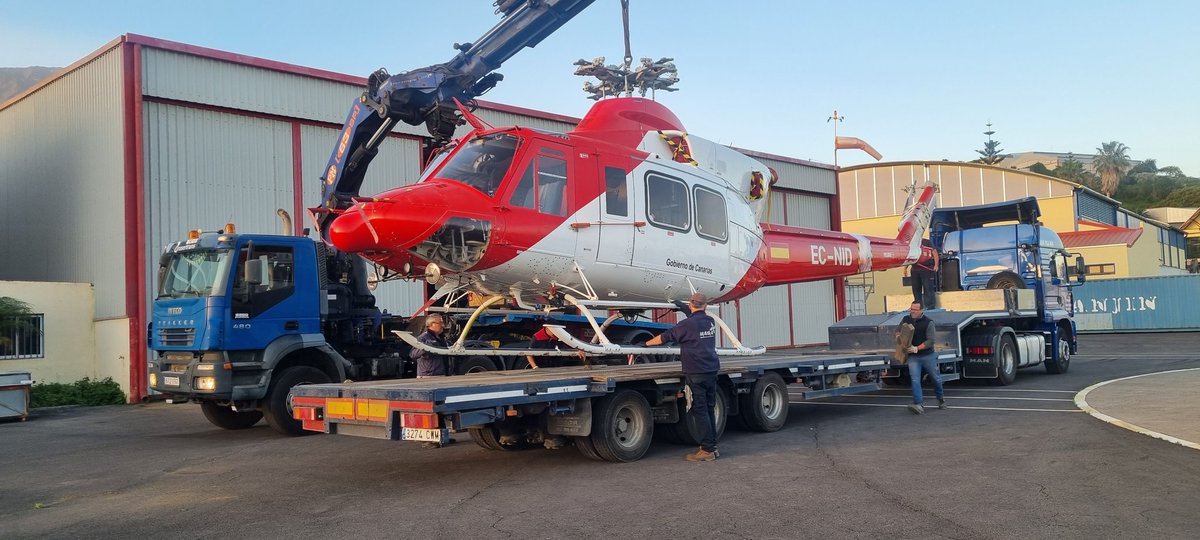 Grusertrans's tweet photo. #transporte en #góndola de #helicoptero. #grúas #camiones #transportesespeciales #barcos #embarcaciones #transportesentreislas #grusertrans #tenerife #canarias https://t.co/9zAjVVVU5F