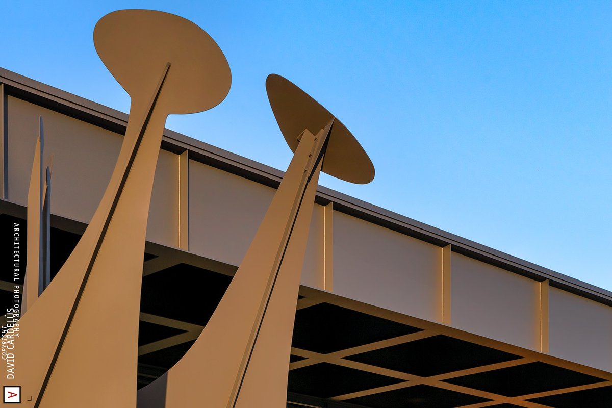 davidcardelus's tweet photo. La coberta d'acer de la Neue Nationalgalerie a #Berlin o com deixar un fotògraf amb ulleres ben bocabadat #MvdR #fotografia #arquitectura 📷❤️ https://t.co/w32Owo6RfQ
