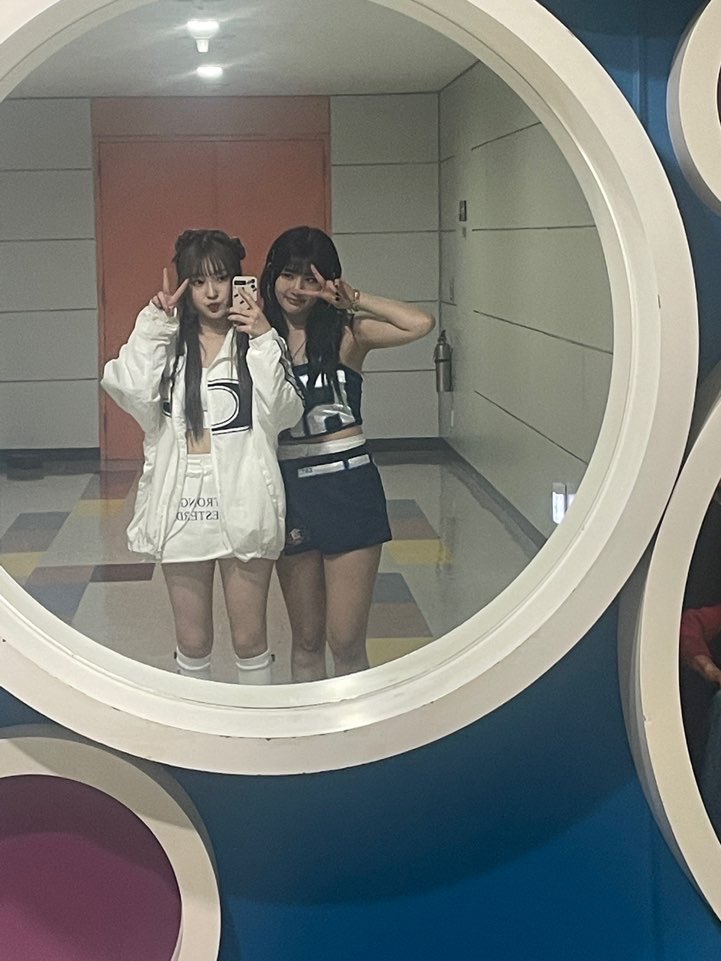 CraxySupportFr's tweet photo. [HYEJIN🫧]

🦊 “She’s my precious friend”

Hyejin and Lara from DreamNote are friends ❤️

#헤진 #HYEJIN
#크랙시 #CRAXY 
#크라운 #CROWN
#DREAMNOTE 
#LARA https://t.co/F0qQJQVgnb