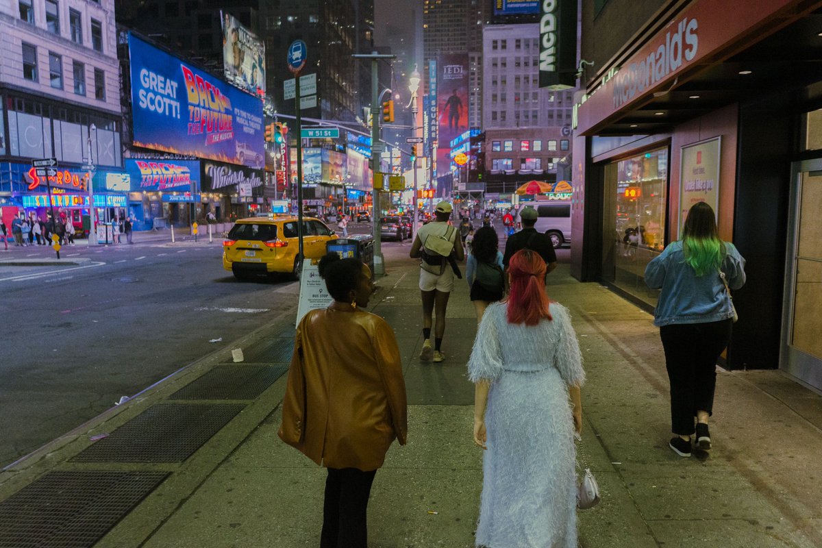 Desi_sal's tweet photo. Night life in the city https://t.co/si32D6UwVw
