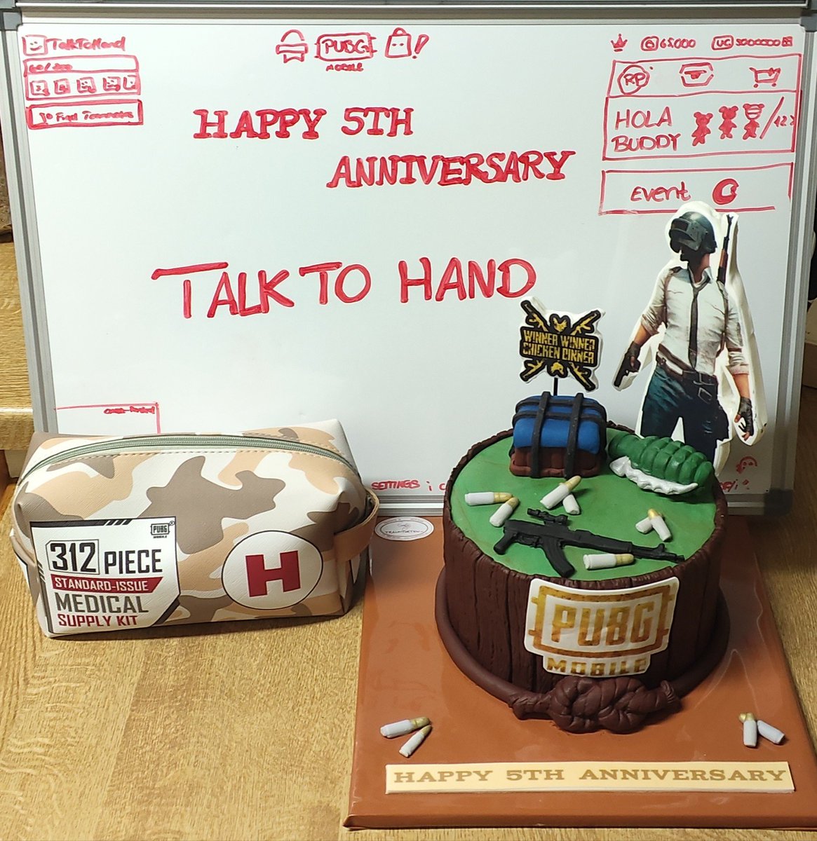 TalkToBrah's tweet photo. Happy 5th anniversary @PUBGM_Europe ❤️

thanks for sending me this awesome anniversary cake!😎🔥

Im excited to host a giveaway for 5x RPMs (battle passes/ 960 UC x5)

To enter:
Follow @TalkToBrah 
Follow @PUBGM_Europe
Like and Retweet this post
Tag a friend 
#PUBGMobile_Partner https://t.co/0aPHrwGMC1