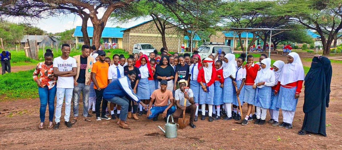Babu_Siaka's tweet photo. In recent years, there has been an increasing interest in environmental conservation and sustainability among young people around the world. As a result, youth engagement in tree planting exercises has become a popular activity for many individuals and organizations. https://t.co/8lop7engQm