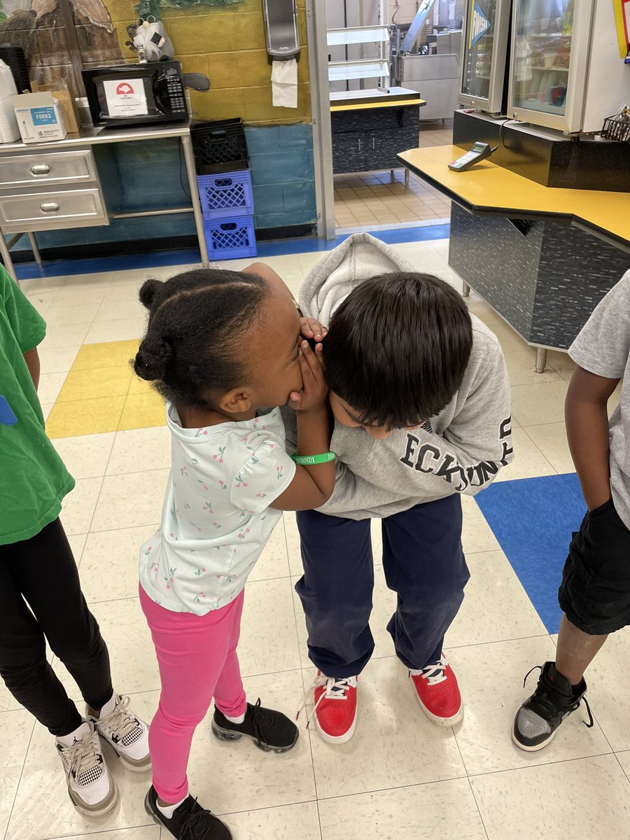 MyHeartIsInOh's tweet photo. We danced, we sang, we worked together and we learned about the house of Altruismo during todays house meetings! A game of telephone and card making #Isibindi @MarshvilleESNC @Renee_McKinnon1 @AGHoulihan @courtneyluce12 @CrystleWelsh @UCPSNC https://t.co/DodpQIlDyQ