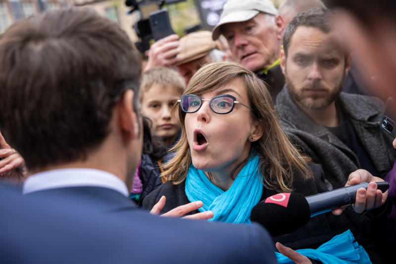 tcabarrus's tweet photo. #EmmanuelMacron n'est pas empêché. Il est certes conspué par certains, mais il va au contact des Français, à la confrontation avec eux, un peu comme au temps des #GiletsJaunes. Ce que je retiens de sa visite à #Selestat?"C'est pas avec des casseroles qu'on fait avancer la France https://t.co/TEJ3I3KDAT