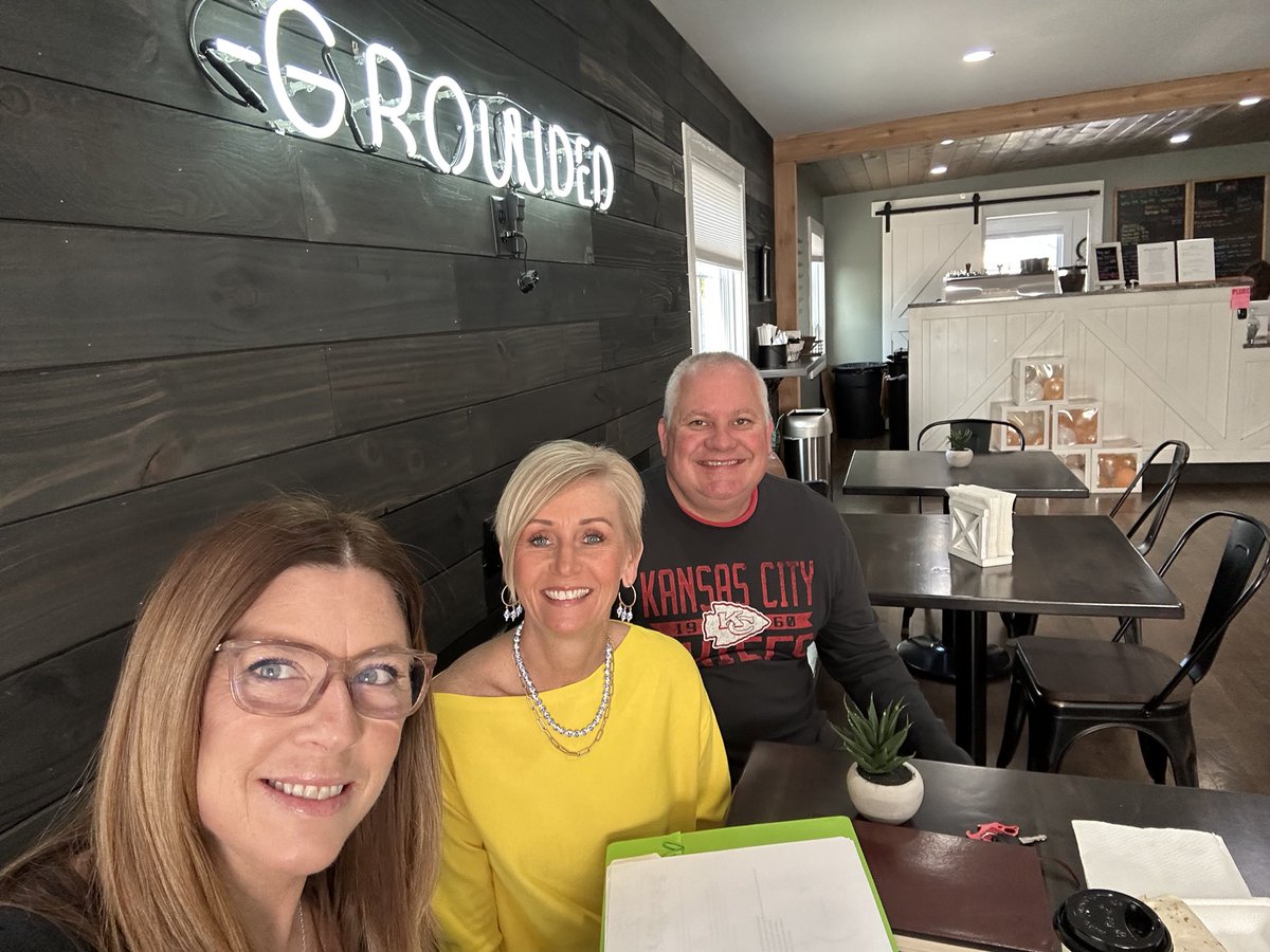 FMGrealestate's tweet photo. 🤗 FMG had the very best partner meeting this week after a bit of a whirlwind last seven days. 💨

⚰️ A little reminder on this Wednesday to stay GROUNDED and to keep moving forward. ⏩

💚🏡💚 #omgFMG #FMGrealestate @SandyCarterFish @AngieMcCarty005 @tgall73 https://t.co/nXXWuN3kei