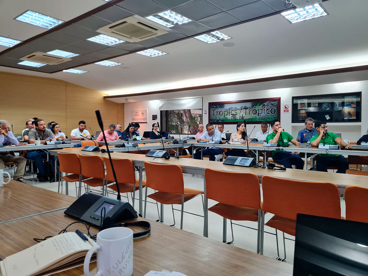 rusticaproject's tweet photo. The Global RUSTICA workshops has just started at #CIAT campus! We will keep you informed of the conclusions of all the working sessions we will have during these 2 days.
#RUSTICA @BiovIntCIAT_Lib @bioeconKUL 
Palmira, Valle del Cauca, #Colombia
#CircularFood systems Latin America https://t.co/CYPeWnGGrI