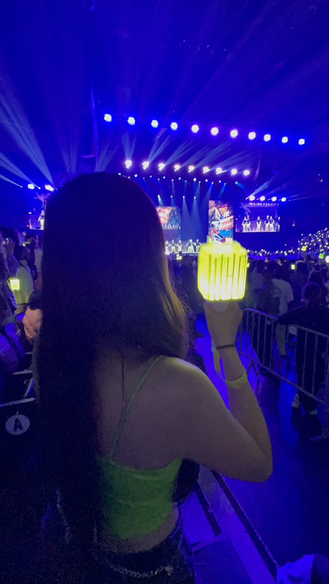 nyoomp's tweet photo. post concert depression is real 🥲💚 https://t.co/a6G9HlAdPP