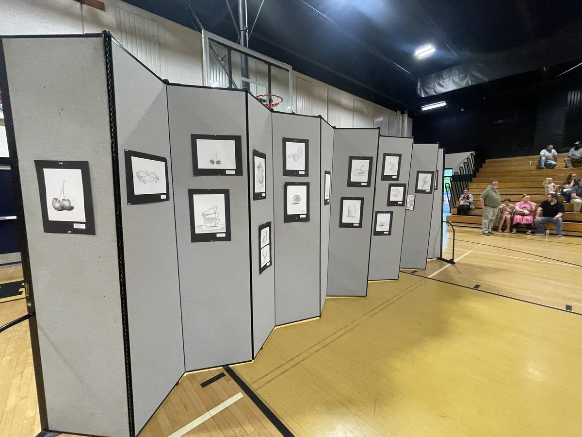 RCSTN_Fine_Arts's tweet photo. Another fantastic evening celebrating the visual and performing arts last night at the Innovation Academy of Robertson County.  #WeAreRCSTN #RobCoMusic https://t.co/90oD14d3fy
