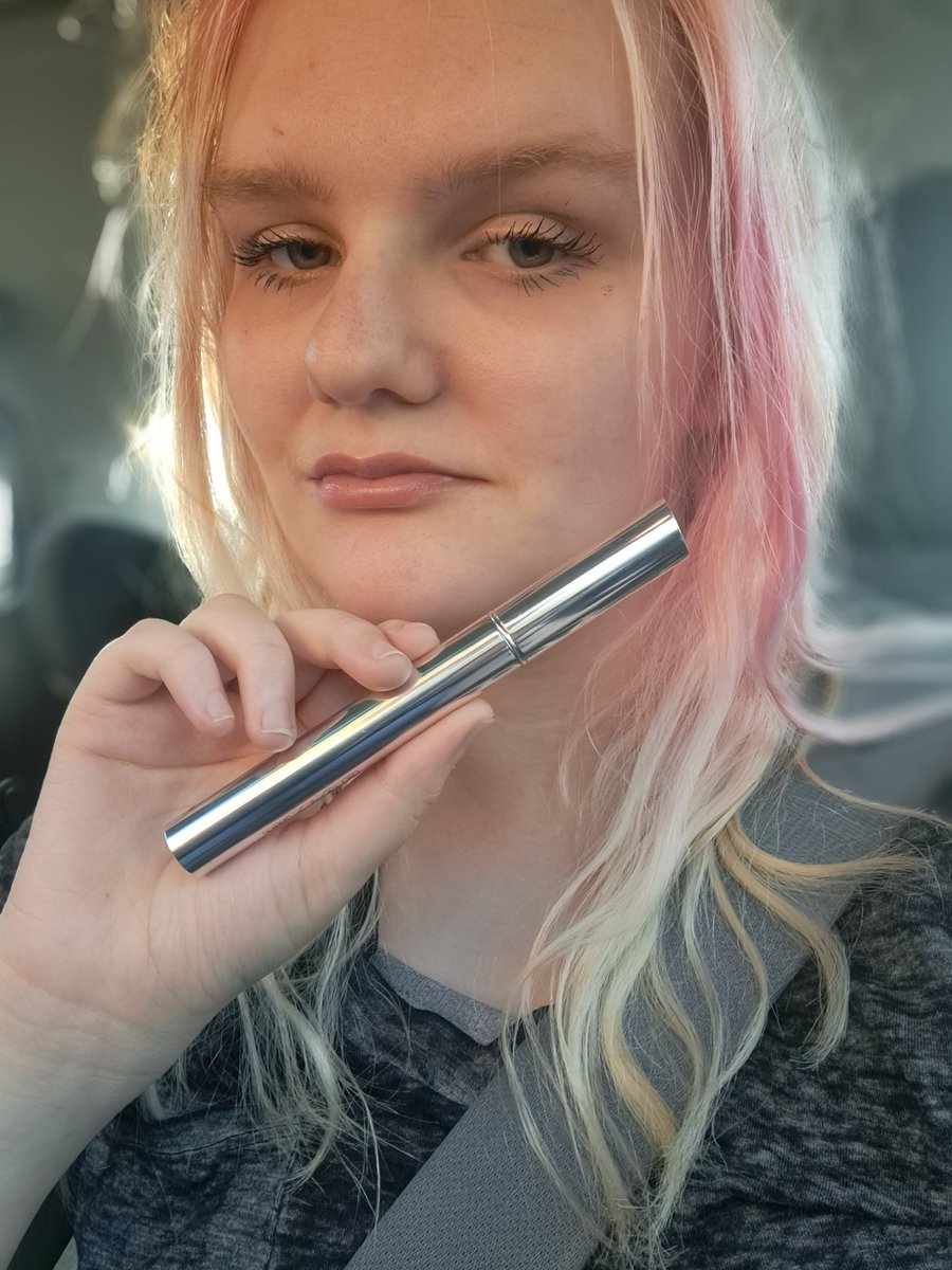 xGirlGoneWeirdx's tweet image. For a long time, I had been looking for a perfect mascara that won't clump my eye lashes the same way my previous mascaras had. I finally found the solution! The Perfect Mascara by LimeLife lives up to its name!

limelifebyalcone.com/MichaelaEvans

#makeup #limelife #beautyguide #mascara