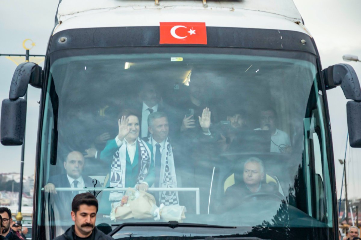 iyiparti's tweet photo. Genel Başkanımız Sayın @meral_aksener,

Sayın @mansuryavas23 ile birlikte Sinop'ta vatandaşlarımızla bir araya geldi.

Emin olun;
Bu harami düzeni değiştirecek, adil bir Türkiye'ye kavuşacağız.

Hep birlikte tarih yazacağız!

Sadece 25 gün kaldı... https://t.co/3fDRetB7oU