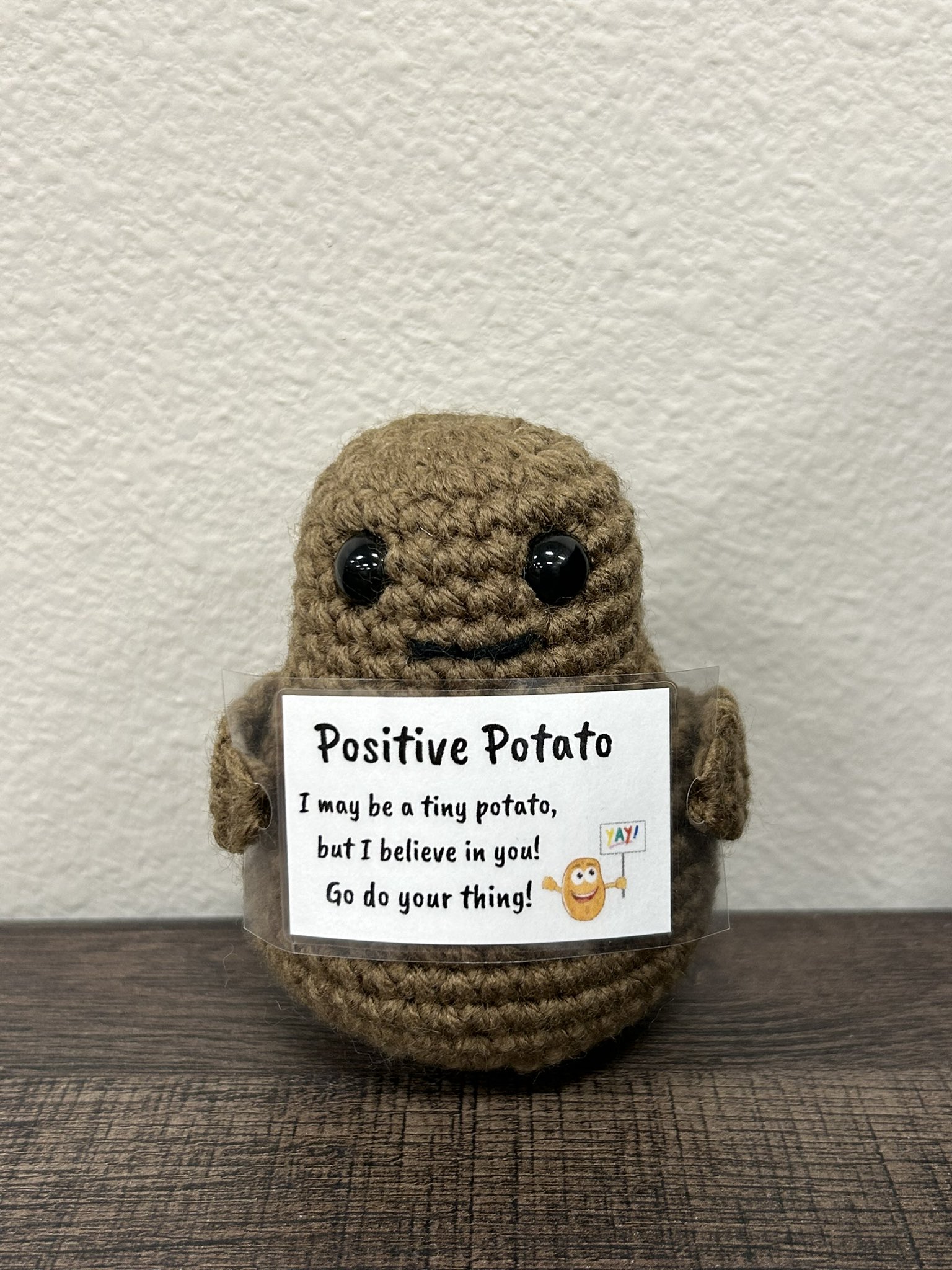  utosday Funny Positive Potato, Cute Crochet Positive Potato  Doll with Positive Card and Wooden Base, Soft Wool Knitting Emotional  Support Positive Life Potato for Gifts Room Decor : Toys & Games