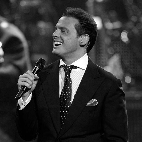 Oye Luis Miguel gracias por existir❤️
Considerado uno de los artistas más influyentes y exitosos de América Latina.
¡Felices 53 años! #LuisMiguel🥳
