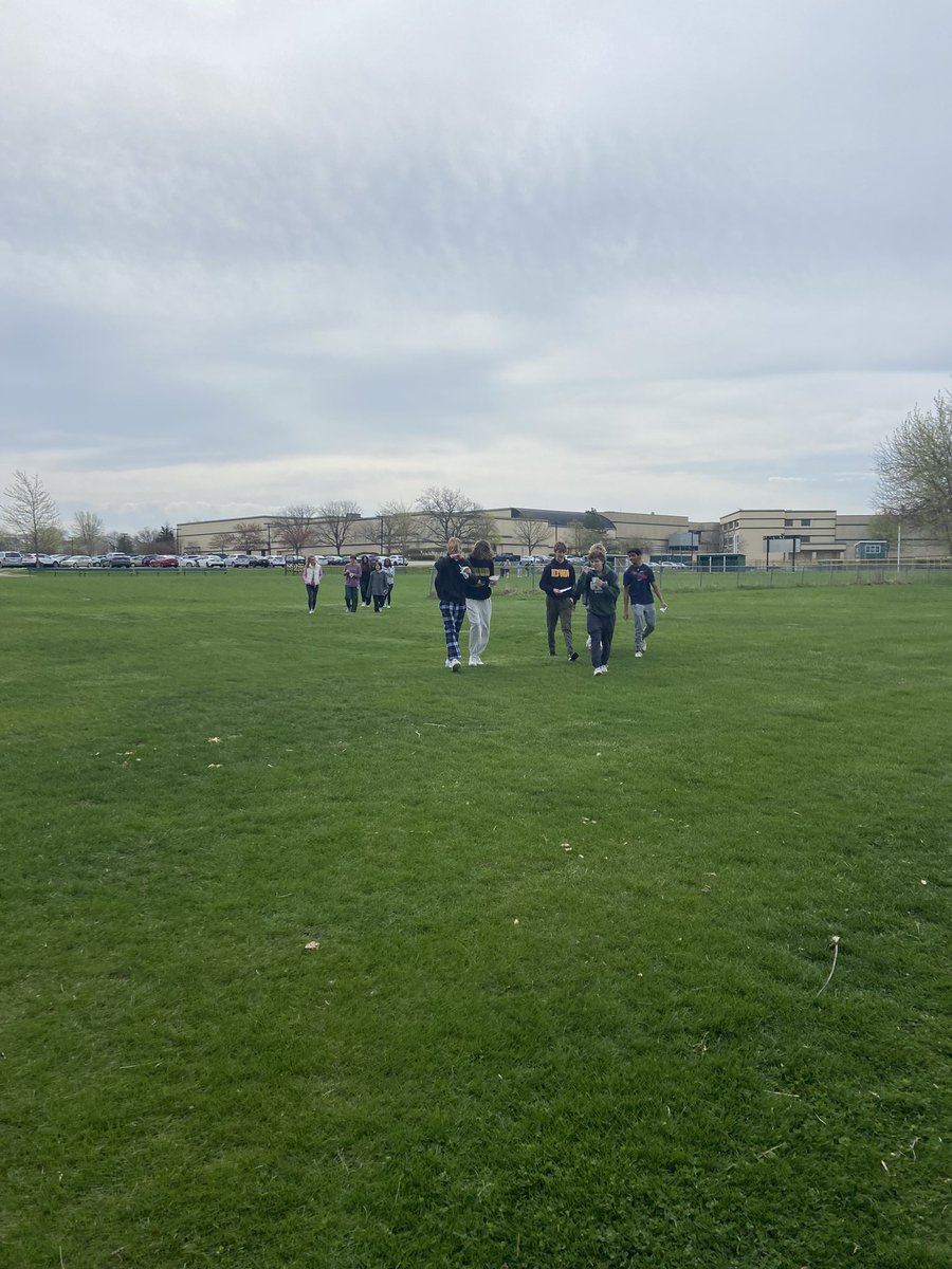 MeganVoitik's tweet photo. Walking away our worries! @WaubonsieValley #mentalhealthmatters https://t.co/Ki4KY1MSSd