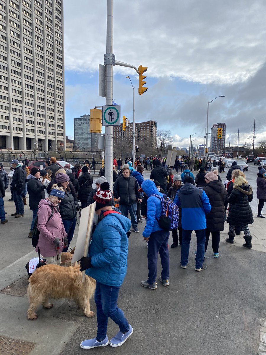 RLangCANADA's tweet photo. My first #PSACStrike with colleagues - incredible organizing, thousands picketing &amp; inspirational #solidarity. #TunneysPasture #Ottawa https://t.co/1VRP7memjw