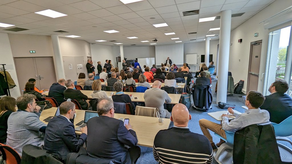 Inria_Nancy's tweet photo. 🤝 Nous avons le plaisir d'accueillir une délégation de l'@IHEST !
👀 Au programme : découverte d'@Inria, des travaux de recherche & des partenariats européens du centre, visite du @LHS_GrandEst, du #CreativLab et temps d'échanges & de pratique autour du dialogue science société. https://t.co/YMin4iHtQE
