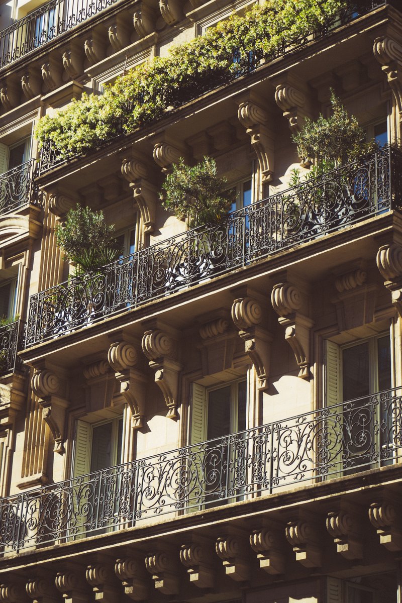 There's just something about Parisian balconies...#Paris #architecture #Travel #WindowsWednesday #wednesdaythought #France #Wednesdayvibe #France 📸 Guillaume Didelet💖💞