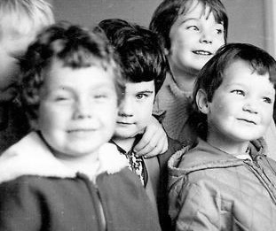 deathnap4cutie's tweet photo. if you recognize these children you should seek therapy https://t.co/cc8BfsoUaD