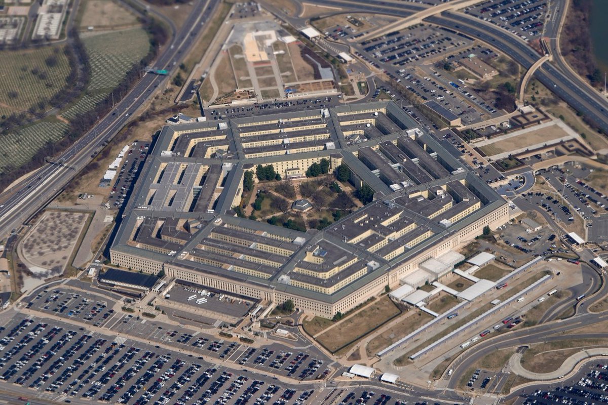 thehill's tweet photo. "10 key questions for this week’s historic UFO hearing" (@TheHillOpinion) https://t.co/HA8Q6hrdlz https://t.co/zrcugmWJ4h