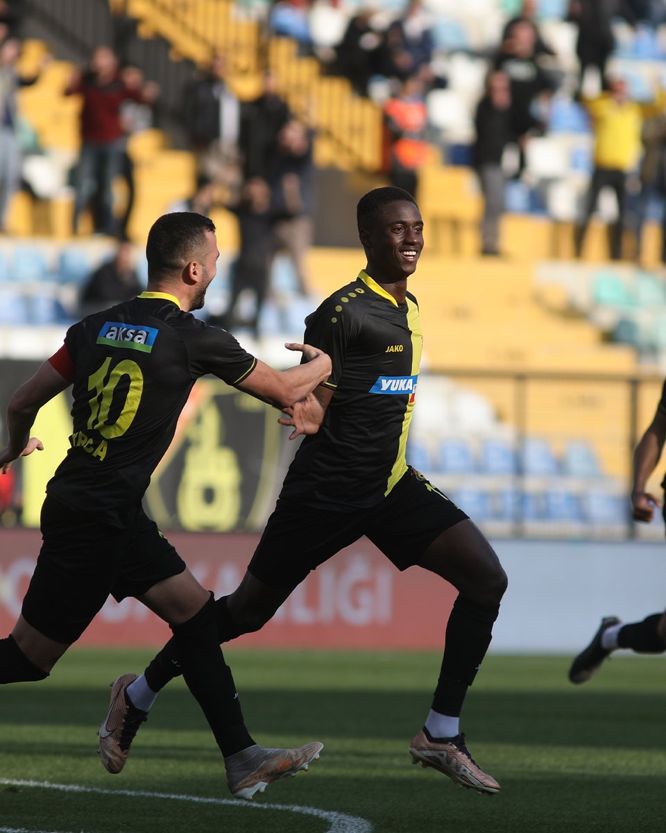 istanbulspor's tweet photo. 𝕸𝖆𝖍𝖆𝖒𝖆𝖉𝖔𝖚 𝕭𝖆 🤌🏻

#İSTvANT https://t.co/VgadPTtaLs