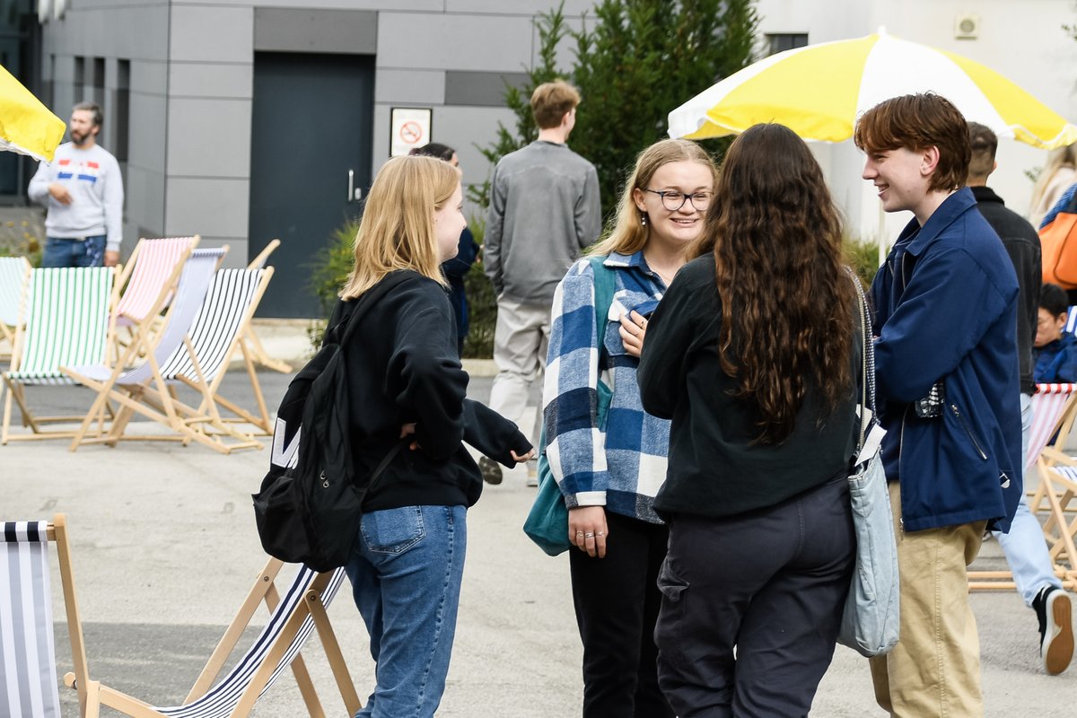 YSJSU's tweet photo. We're looking for Student &amp; External Trustees  📣

We're looking for individuals to:
💙 Bring a new perspective
💙 Challenge us to develop and innovate
💙 Demonstrate enthusiasm for changing the lives of students

Details here 👉 https://t.co/lrnt1wqzAn https://t.co/TmOtQuuM9w