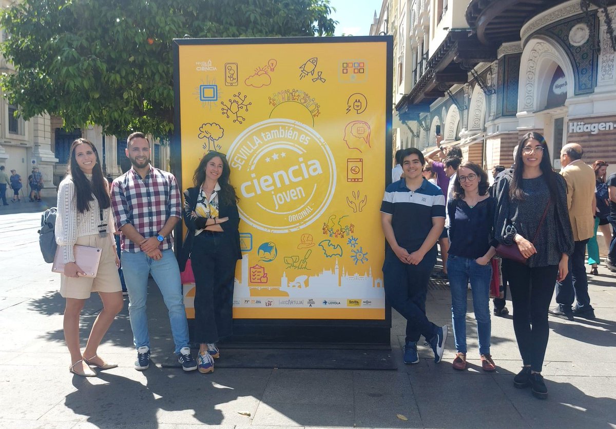 👩‍🏫👨‍🏫 10 investigadores de la US integran la #exposición que divulga la #ciencia en la avenida de la Constitución de #Sevilla 

🔍El objetivo de la muestra, conformada por 27 mupis, es dar a conocer y divulgar el trabajo que se realiza en la ciudad en materia de #investigación [+]