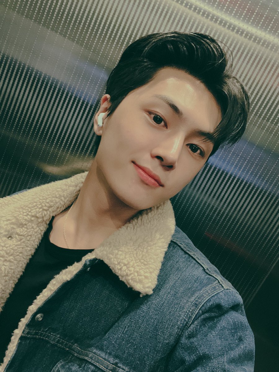 wonpsyche's tweet photo. so busyyy but happy birthday my dearest!! ilusm and i miss you best boy!! 🥺🎂🫶🏻

A RARE ECLIPSE IN JJONGALAXY
#수많은_별빛속에_가장_빛나는_종성
#BirthOfTheBrightestStar
#Happy_BirthJAY #ジェイ
#ENHYPEN_JAY  #엔하이픈_제이 https://t.co/VsENcl5luc