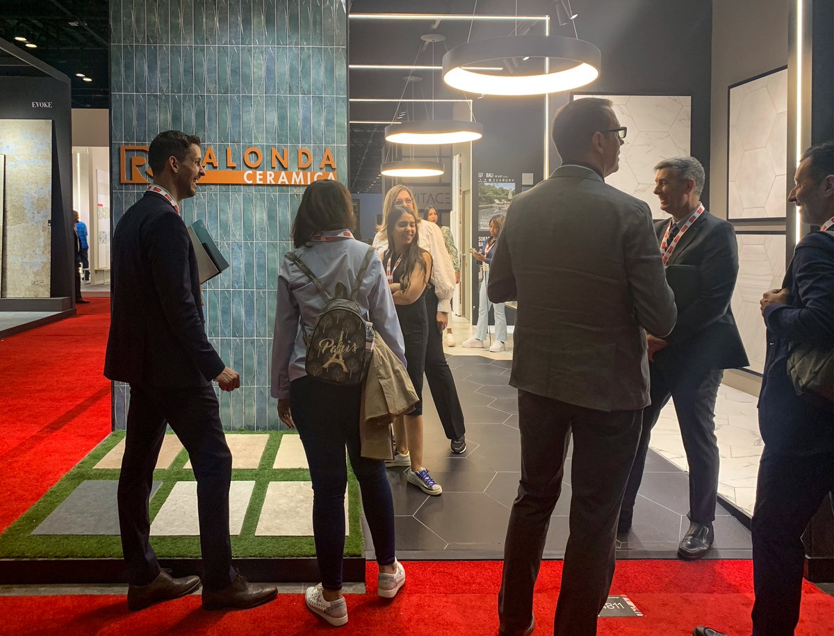 REALONDA1952's tweet photo. Day 2 at Coverings 2023 >  Meet us at Booth #4811 from 18 to 21 of April, Orlando (Florida)
#Realonda #madeinspain #tileofspain #Coverings2023 #Coverings23 #coveringsshow #porcelain #fair #decor #decoracion #interiordesign https://t.co/xk9qshVl2b