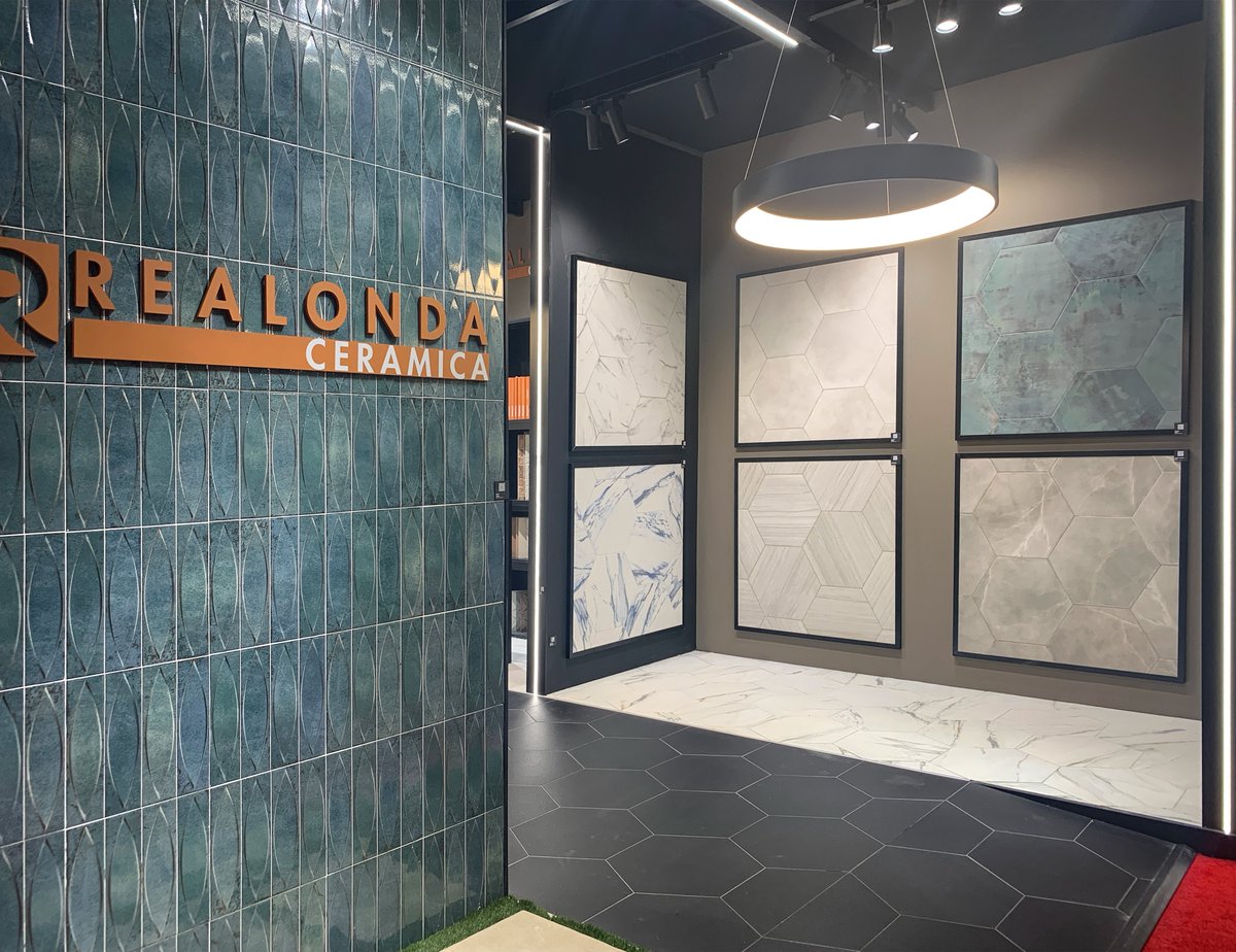 REALONDA1952's tweet photo. Day 2 at Coverings 2023 >  Meet us at Booth #4811 from 18 to 21 of April, Orlando (Florida)
#Realonda #madeinspain #tileofspain #Coverings2023 #Coverings23 #coveringsshow #porcelain #fair #decor #decoracion #interiordesign https://t.co/xk9qshVl2b