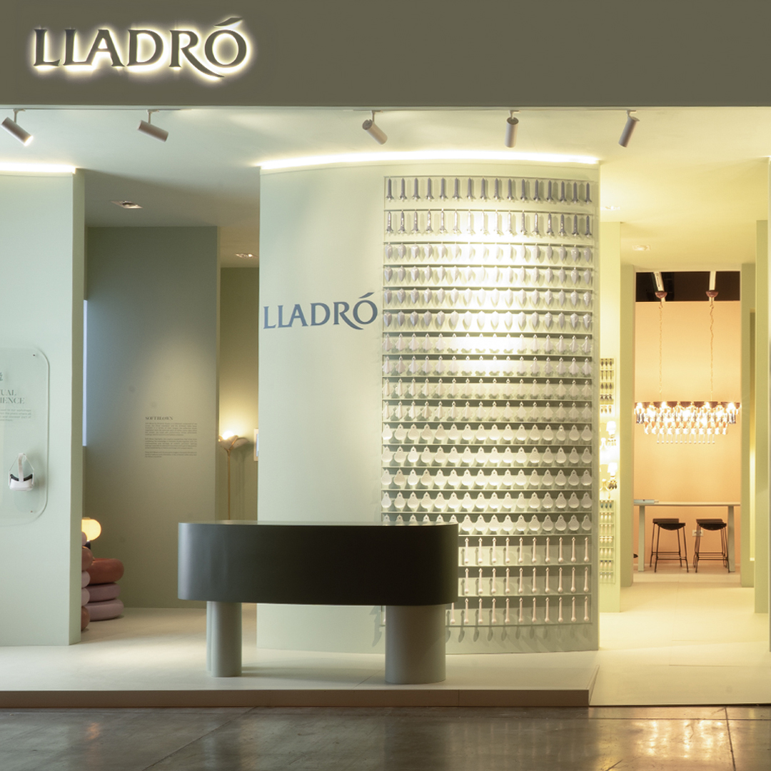 The new Soft Blown collection designed in collaboration with Nichetto Studio, is inspired by the playful world of balloons and inflatables and makes its world debut at Euroluce 2023 in Milan. Visit us at Hall 09, Stand 211 until April 23. #Lladró #HandmadePorcelain